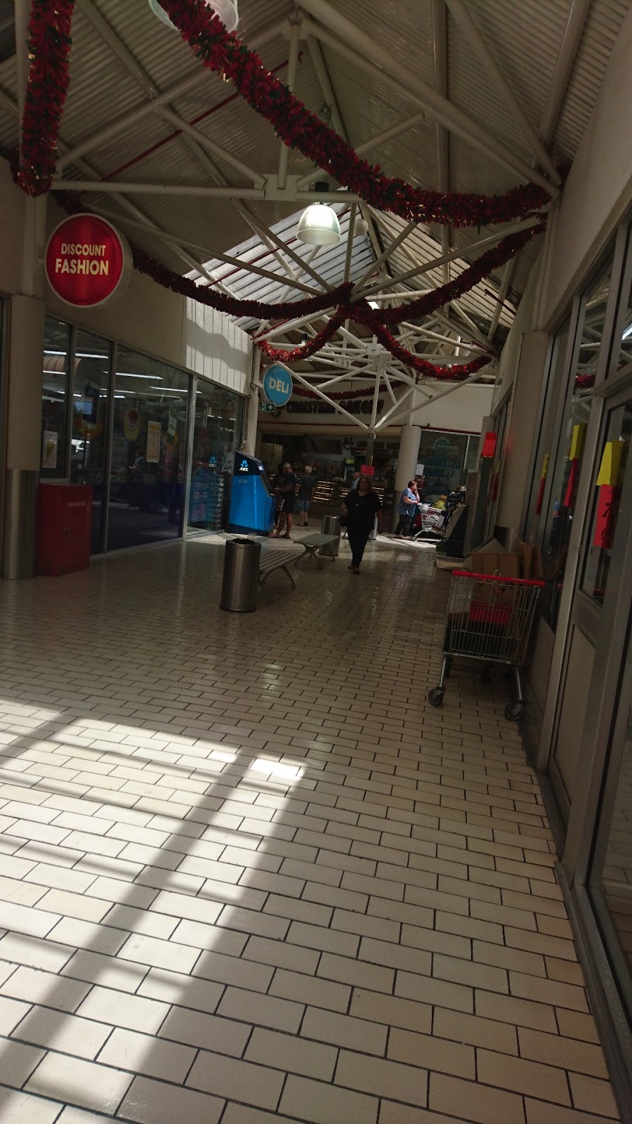 Lalor Plaza Shopping Centre | shopping mall | McKimmies Rd, Lalor VIC 3075, Australia