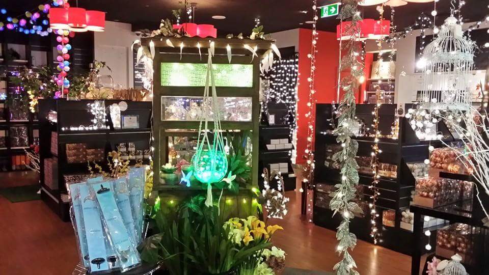 Luminous Lights | Shop 44/106 Barnard Dr, Mount Sheridan QLD 4868, Australia | Phone: (07) 4036 0805