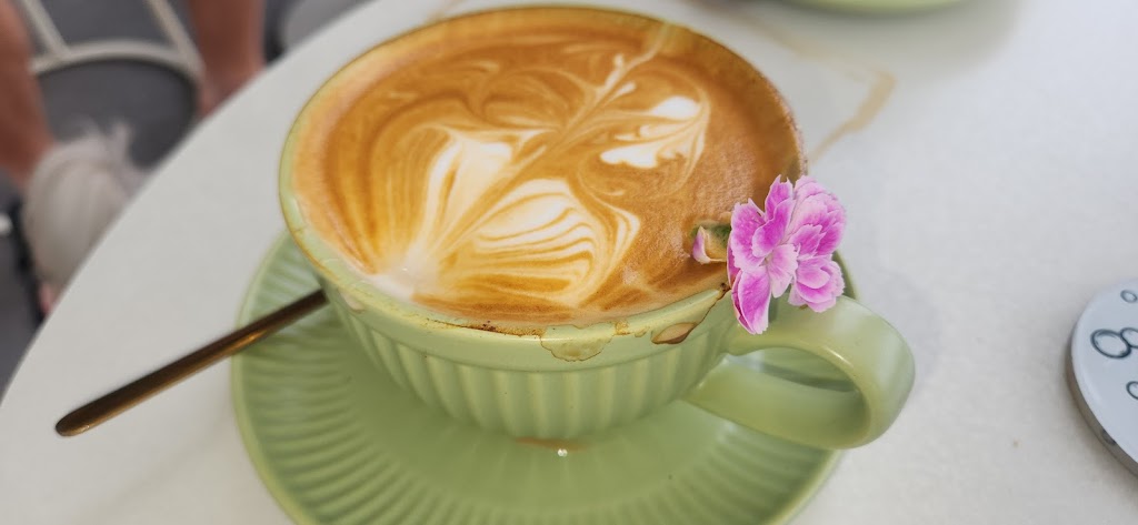Milk & Froth Aspley | 611 Robinson Rd W, Aspley QLD 4034, Australia | Phone: 0400 400 560
