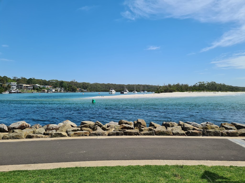 Husky Ferry | tourist attraction | 1 Currambene St, Huskisson NSW 2540, Australia | 0467648504 OR +61 467 648 504