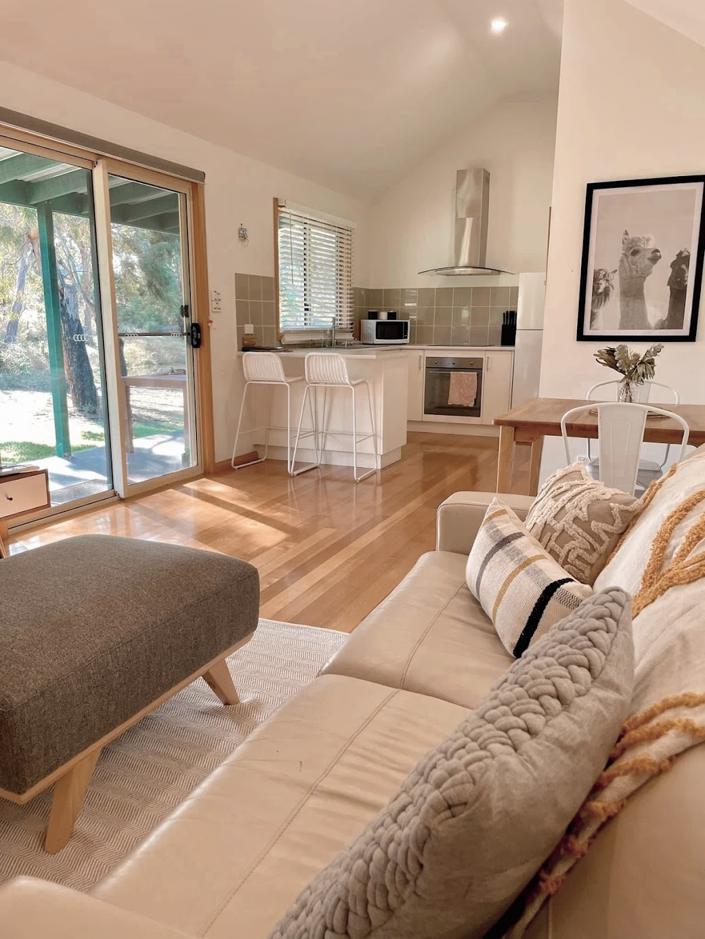 Banyula Cottage - Dunalley | Bay St, Dunalley TAS 7177, Australia | Phone: 0408 229 220