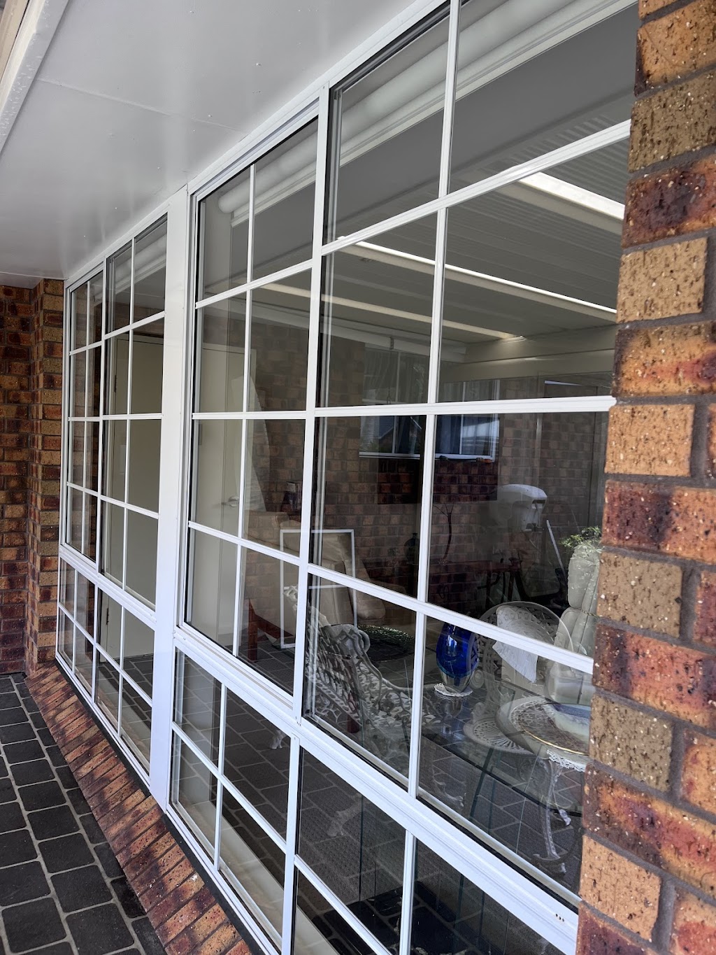 Coast Window Cleaning | 17 Emerald Pl, Green Point NSW 2428, Australia | Phone: 0447 066 708