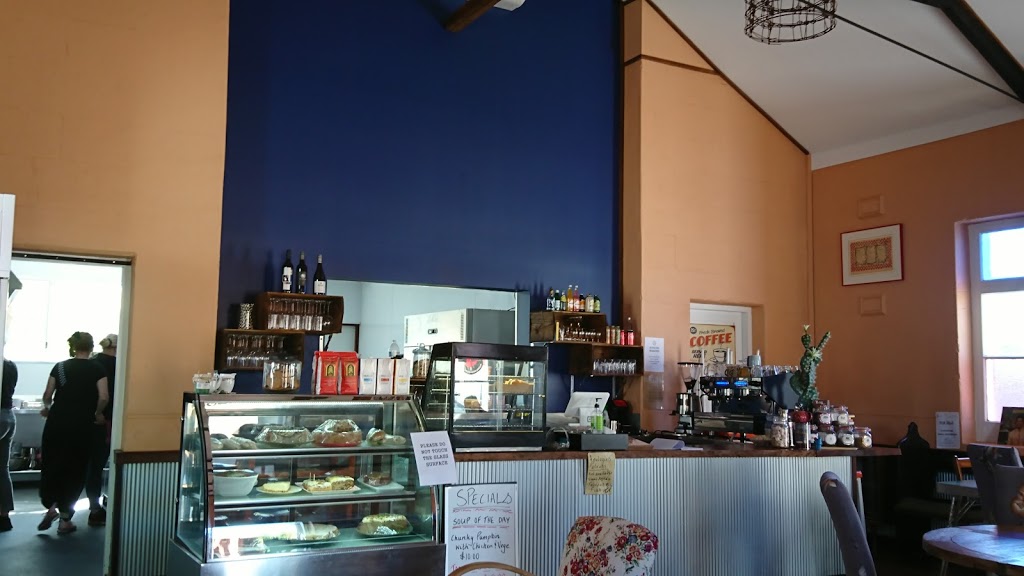 One L of a Good Feed | cafe | 11 Macpherson St, Carnamah WA 6517, Australia