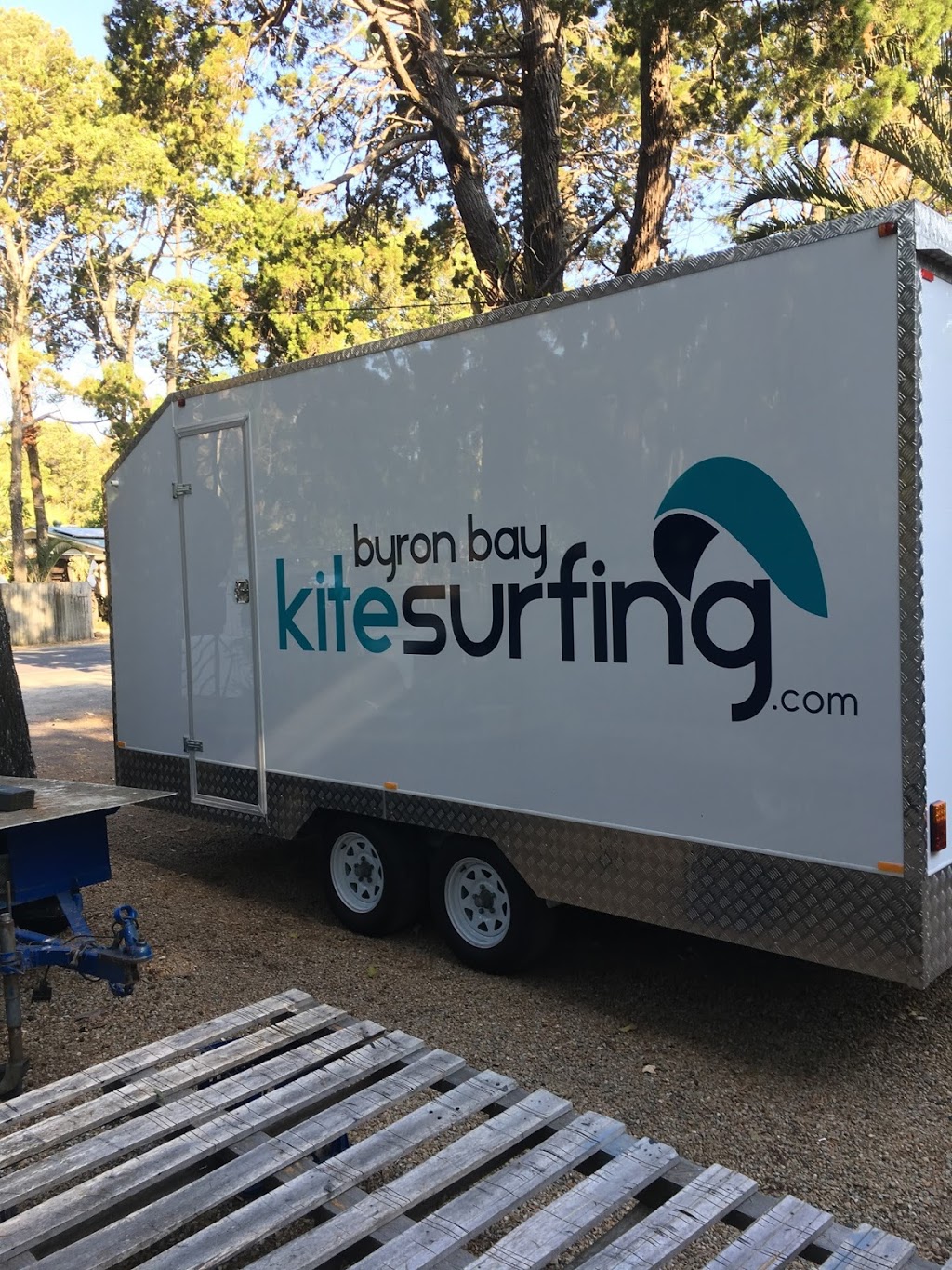 Byron Bay Kitesurfing | 21 Scott St, Byron Bay NSW 2481, Australia | Phone: 0419 686 188