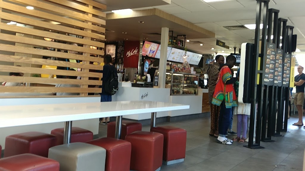 McDonalds Glenrowan South | BP Service Centre, Southbound Carriageway, Hume Highway, Glenrowan VIC 3675, Australia | Phone: (03) 5766 2662