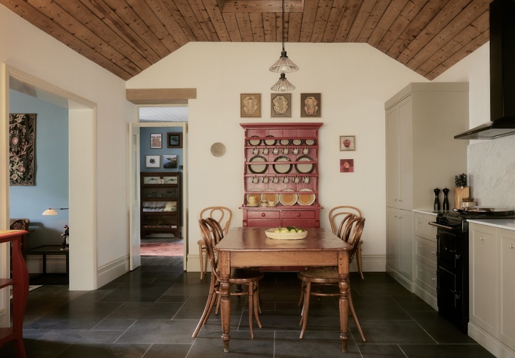 Chester Cottage | 4 Mary St, Castlemaine VIC 3450, Australia | Phone: 1300 793 801