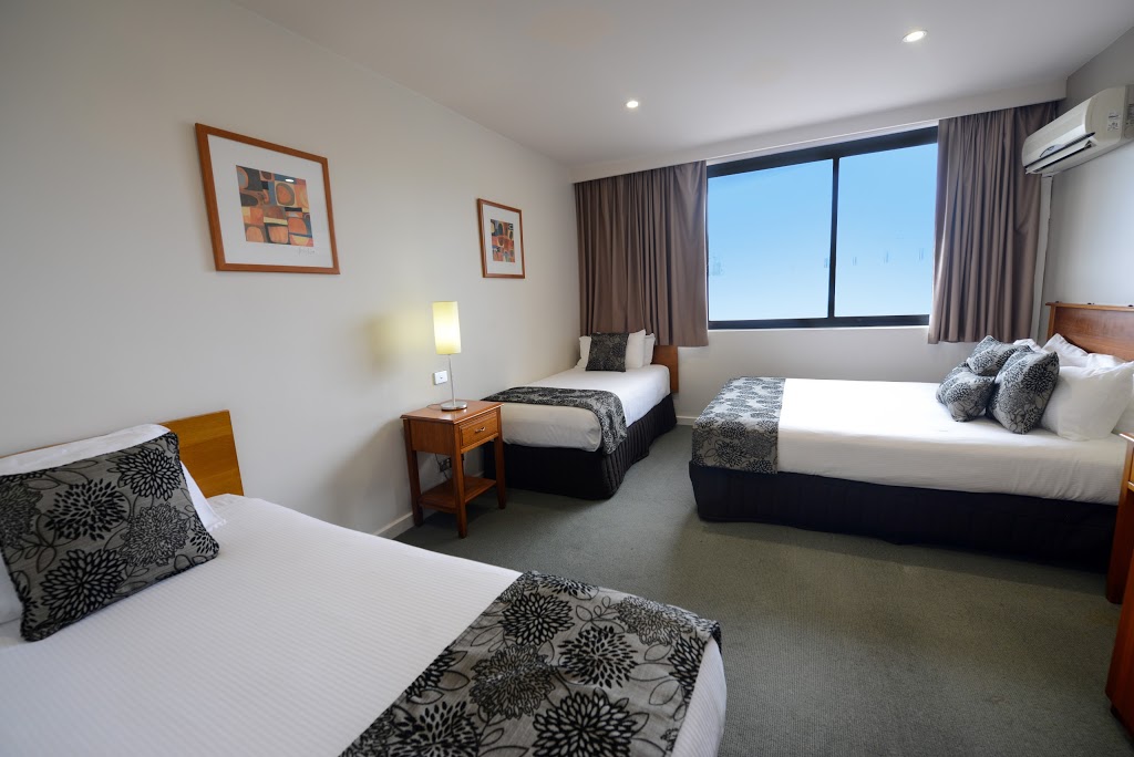 Rydges Adelaide | lodging | 1 South Tce, Adelaide SA 5000, Australia | 0882160300 OR +61 8 8216 0300