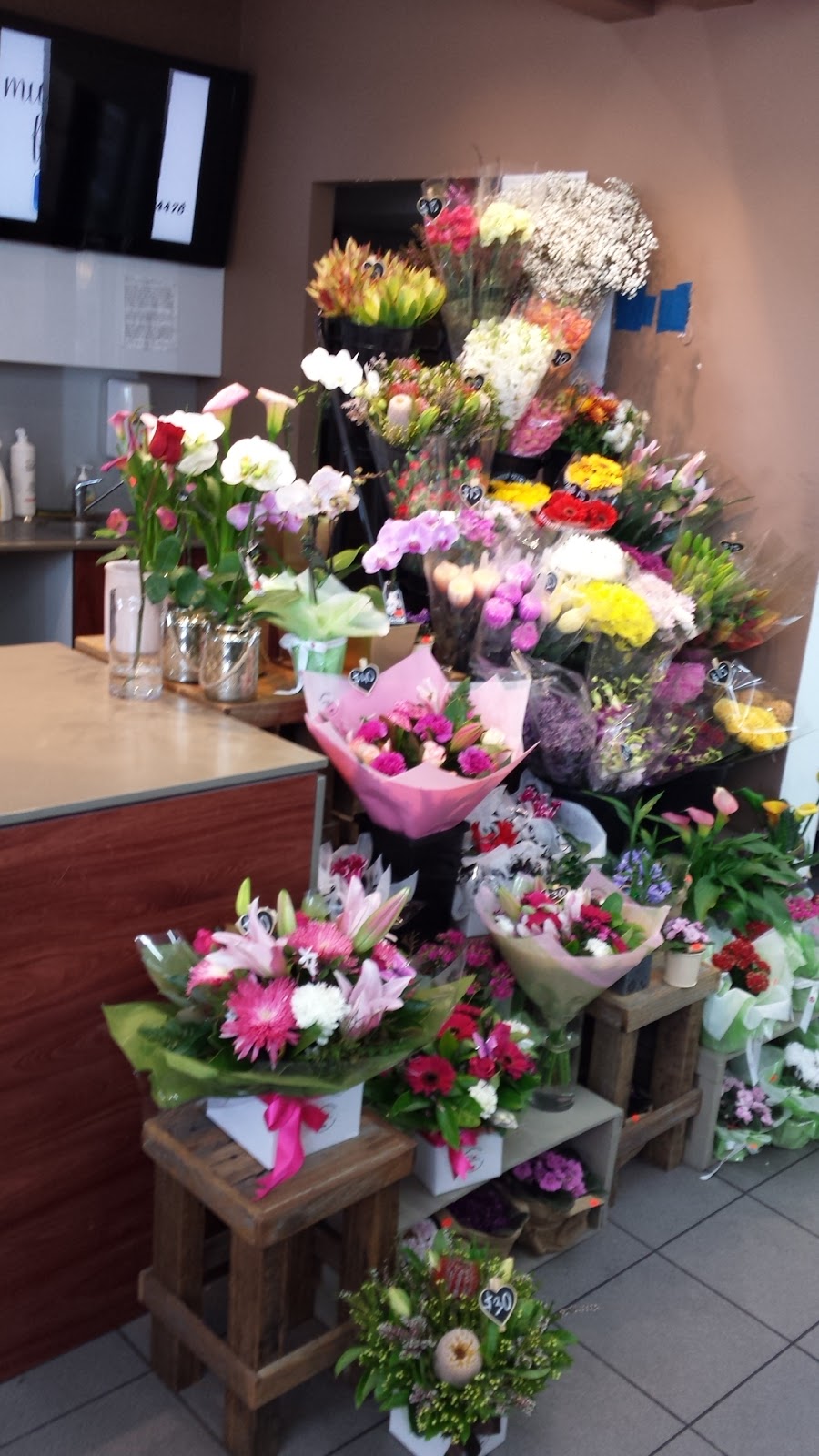 Musi Flowers - 24/7 Flowers, Florist and giftshop | florist | 10 Milperra Rd, Revesby NSW 2212, Australia | 0426974478 OR +61 426 974 478