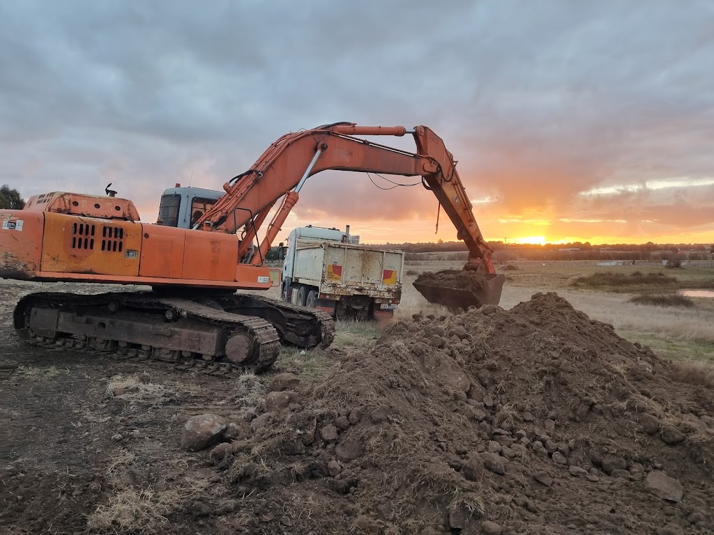 SMYTHESDALE SAND AND SOIL | 126 Brooke St, Smythesdale VIC 3351, Australia | Phone: 0489 071 944