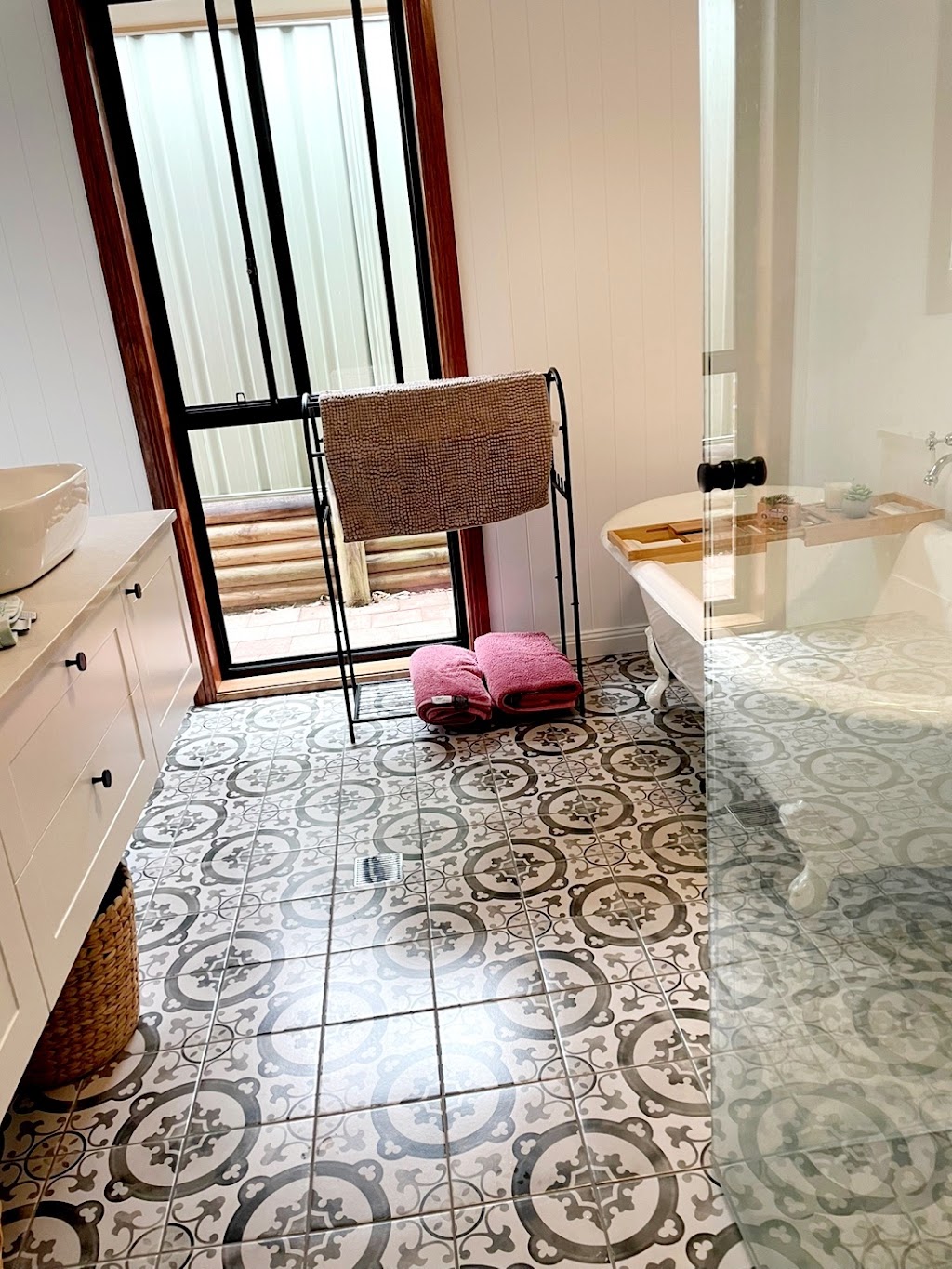 Triple A Tiling Services | 33 Geranium Cl, Glenmore Park NSW 2745, Australia | Phone: 0439 664 866