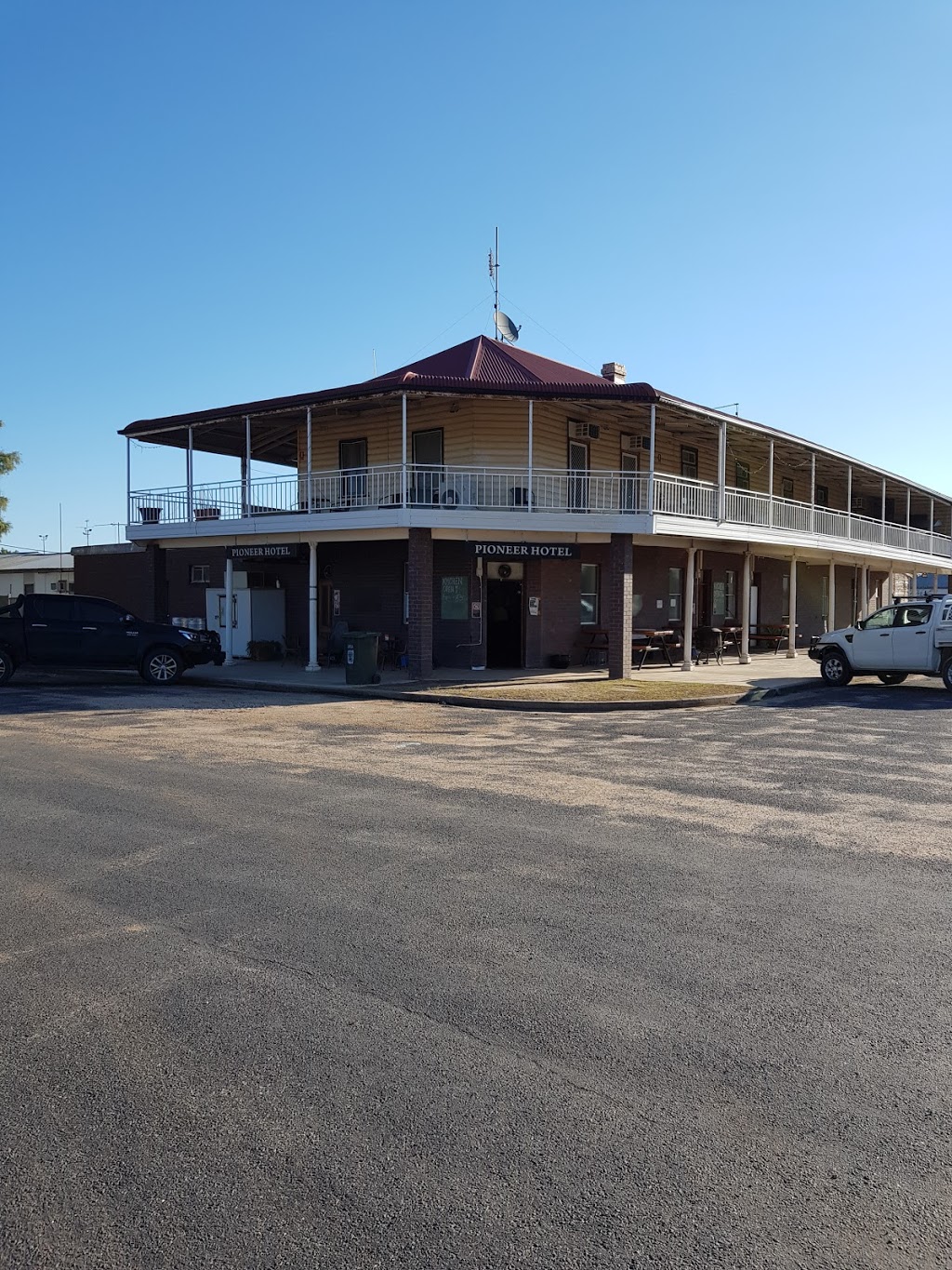 Pioneer Hotel | lodging | 2/18 Bishop St, Boomi NSW 2405, Australia