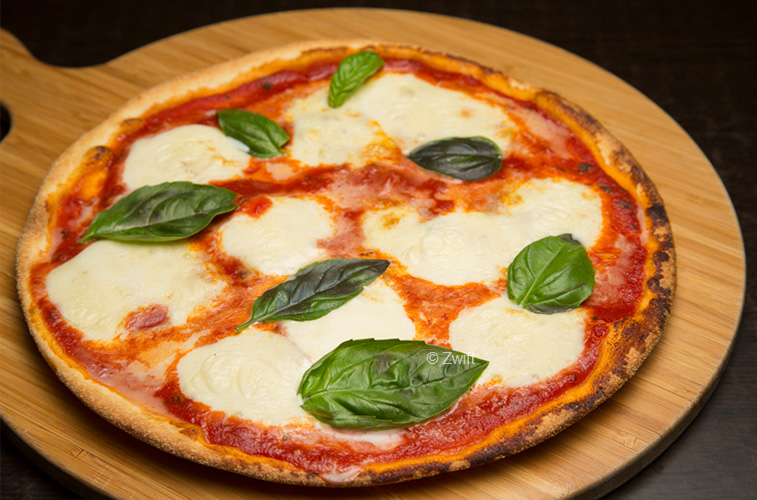 Surrey Hills Handcrafted Pizza & Burger | 927 Riversdale Rd, Surrey Hills VIC 3127, Australia | Phone: (03) 9836 5757