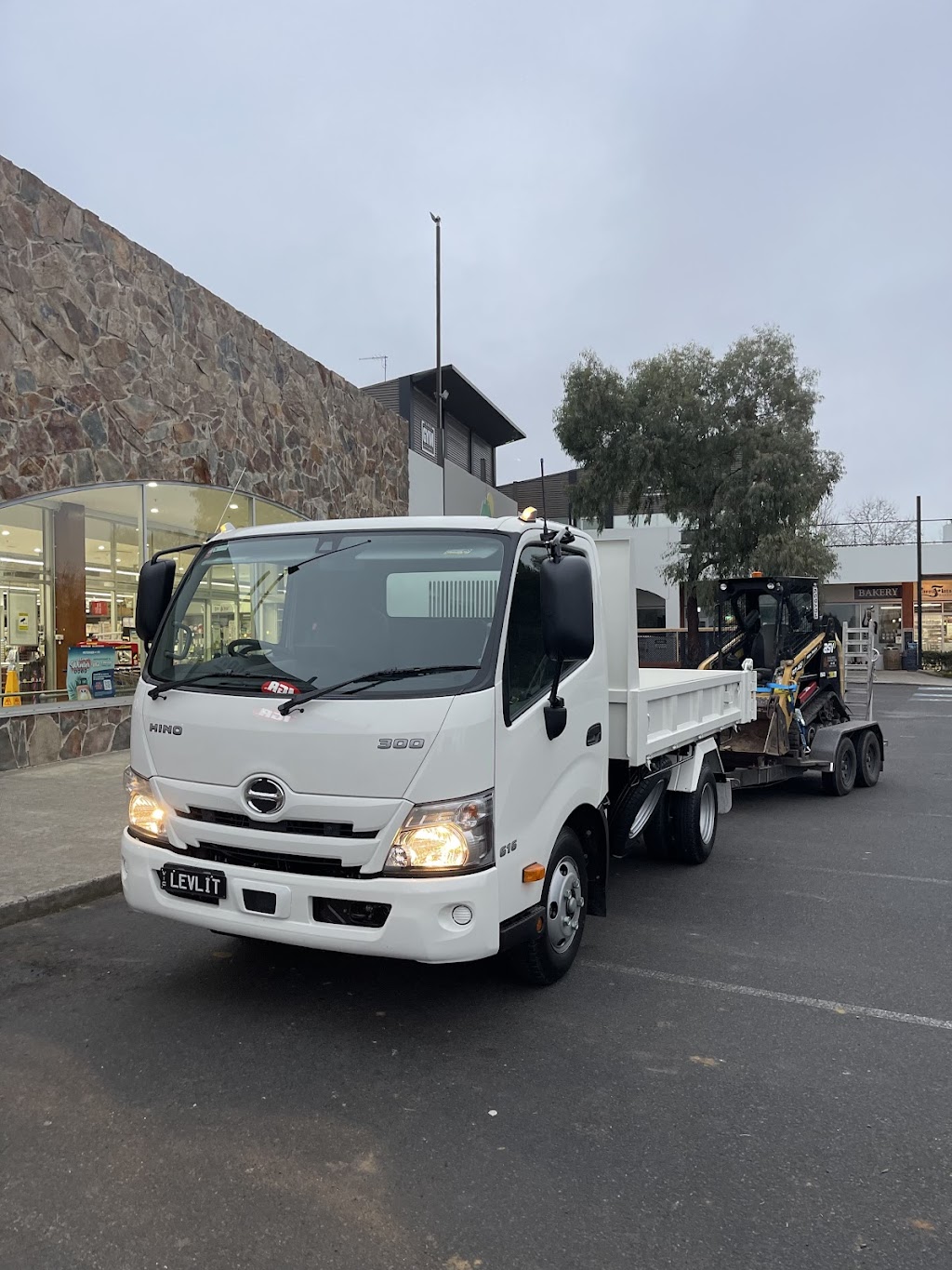 Level It Mini Digger Hire | 72 Braeside Dr, Launching Place VIC 3139, Australia | Phone: 0448 591 888
