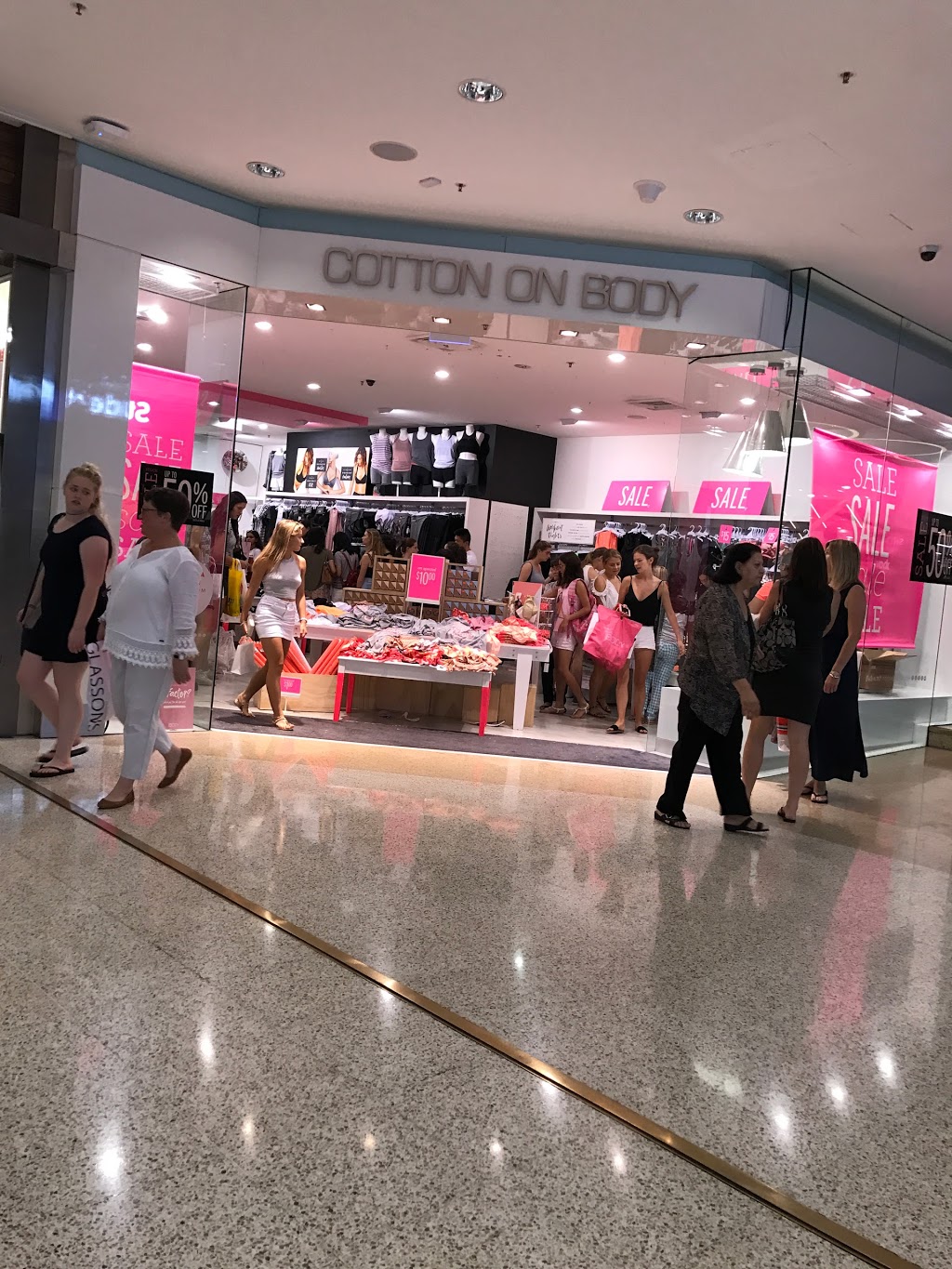 Cotton On Mega | clothing store | MM14 Waterloo Rd & Herring Road, North Ryde NSW 2113, Australia | 0298050921 OR +61 2 9805 0921