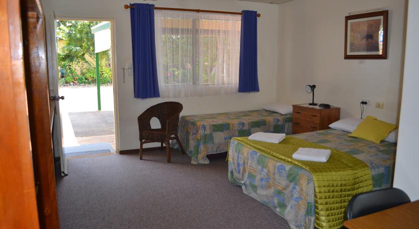 Affordable Gold City Motel | 28 Dalrymple Rd, Toll QLD 4820, Australia | Phone: (07) 4787 2187