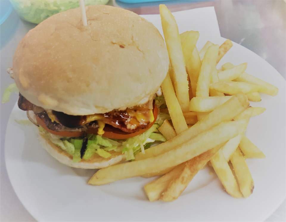 Cassidys Cafe and Takeaway | cafe | 140 Linden Ave, Boambee East NSW 2452, Australia | 0256061693 OR +61 2 5606 1693