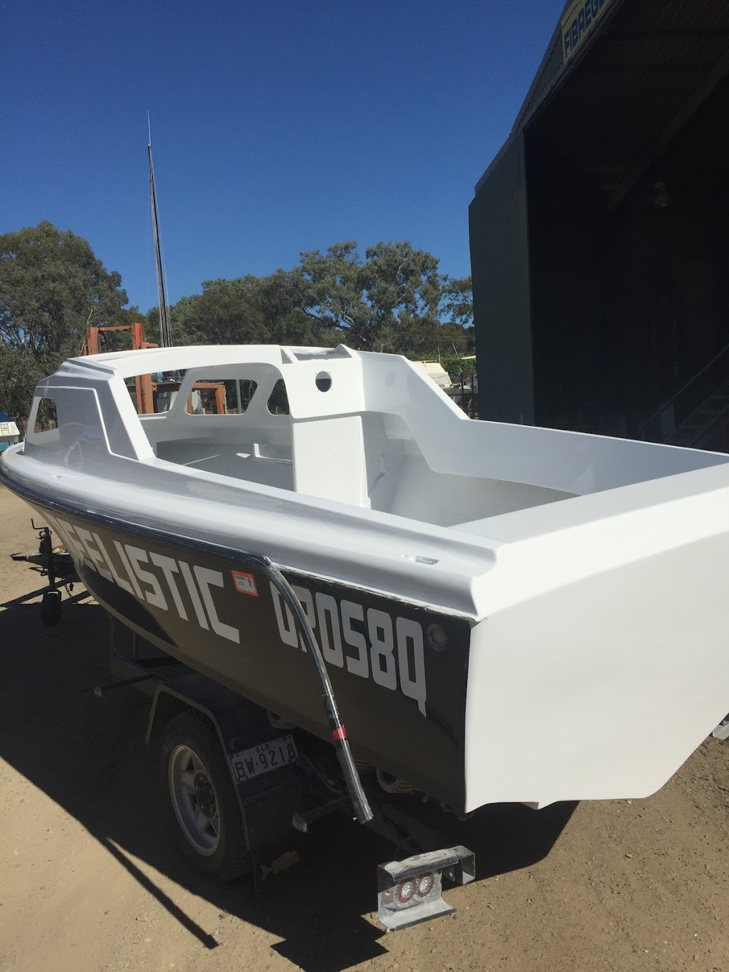 Hervey Bay Fibreglass Repairs | Shed 8–9 Fishermans Wharf Slipways, 864 Boat Harbour Dr, Urangan QLD 4655, Australia | Phone: (07) 4128 9007