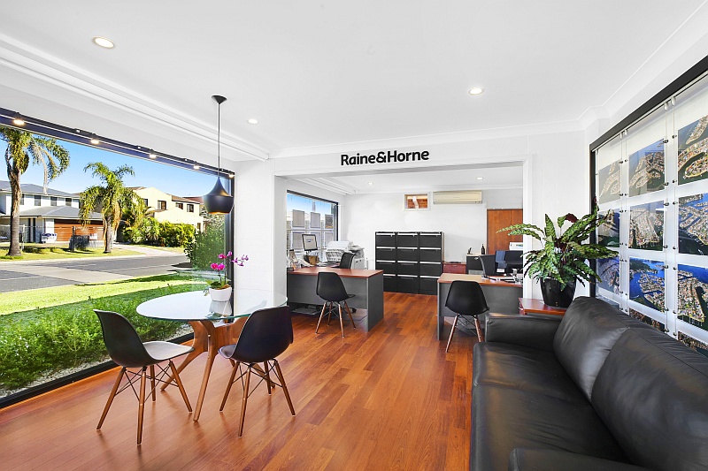 Raine & Horne St Huberts Island | real estate agency | 63 Helmsman Blvd, St Huberts Island NSW 2257, Australia | 0243417111 OR +61 2 4341 7111