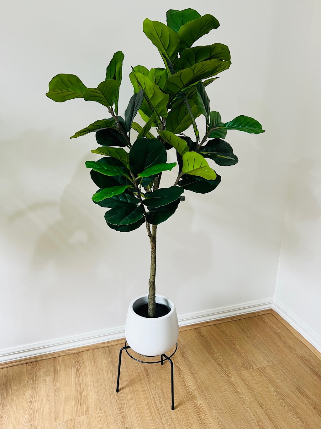 Faux Greenery | 16 Blenril Ave, Tarneit VIC 3029, Australia | Phone: 0469 052 446