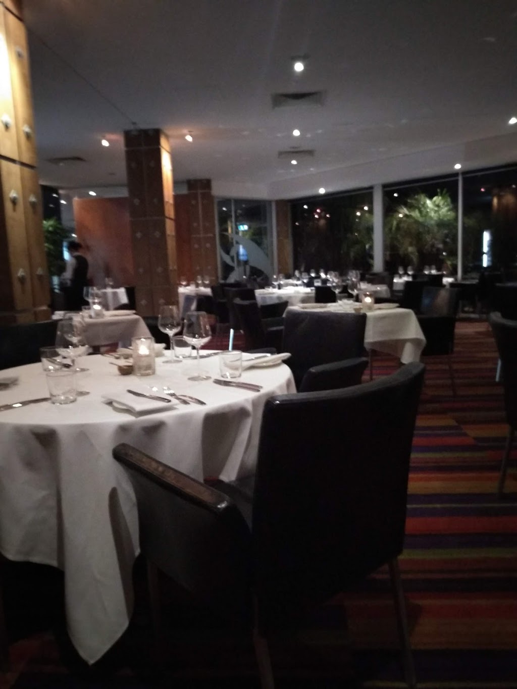 Crusoes Restaurant | restaurant | 141 Brebner Dr, West Lakes SA 5021, Australia | 0883564444 OR +61 8 8356 4444