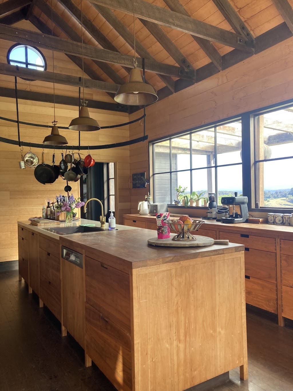 Blue Hills Luxury Farm Stay | 83 Meads Rd, Tilba Tilba NSW 2546, Australia | Phone: 0400 358 514