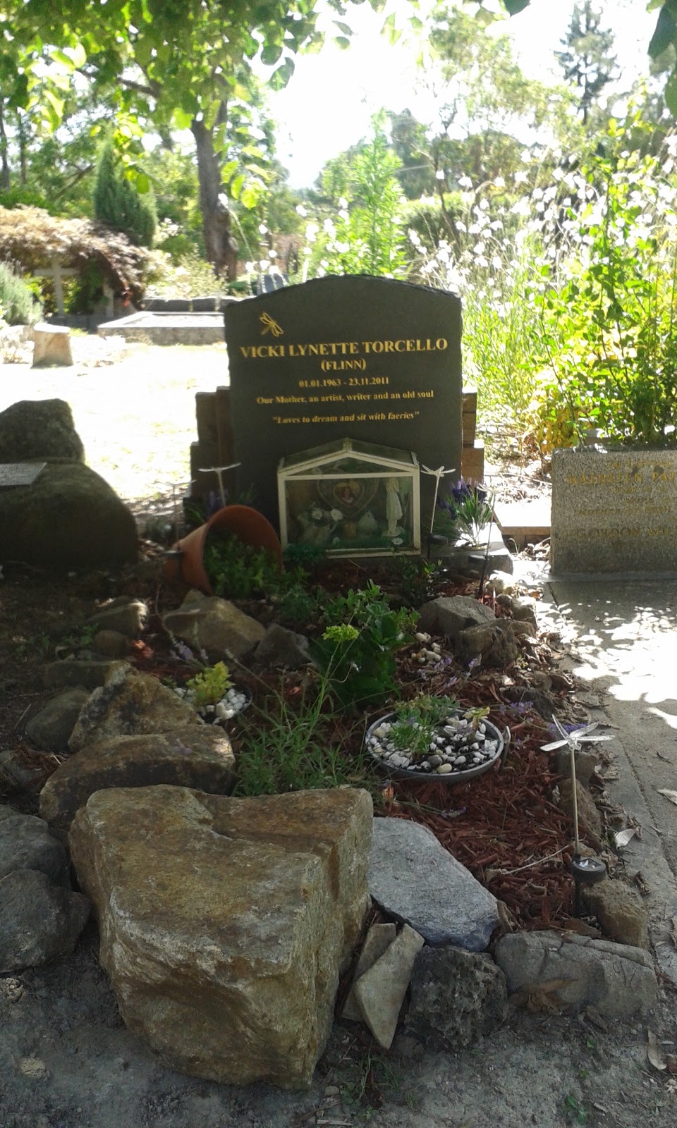 Emerald Cemetery | cemetery | 169 Macclesfield Rd, Avonsleigh VIC 3782, Australia | 1300022298 OR +61 1300 022 298