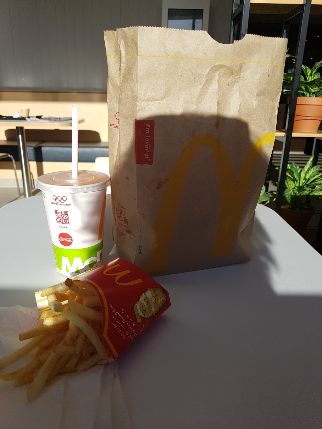 McDonalds Deer Park | cafe | Cnr Ballarat &, Robinsons Rd, Deer Park VIC 3023, Australia | 0393638640 OR +61 3 9363 8640