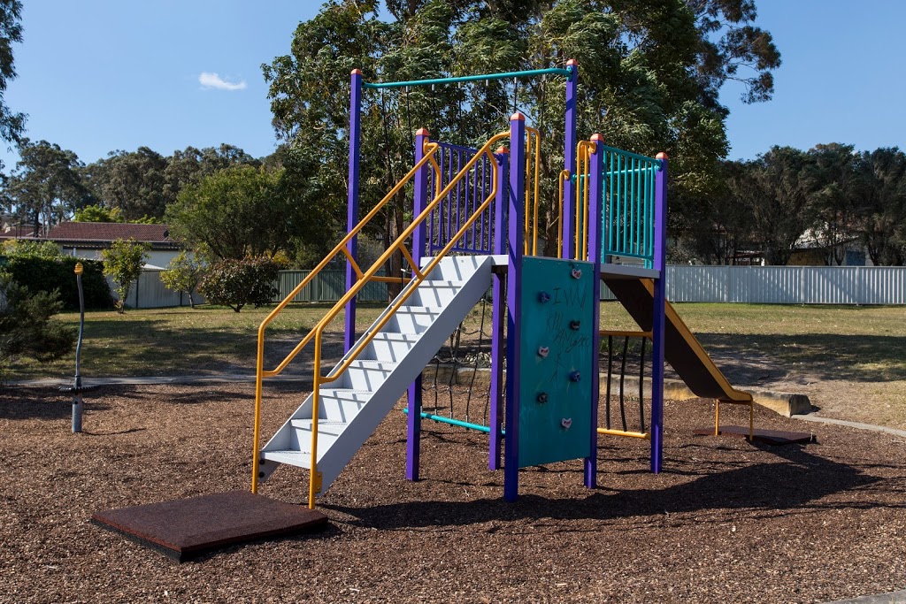 Pittman Avenue Playground | 4 Pittman Ave, Edgeworth NSW 2285, Australia | Phone: (02) 4921 0333