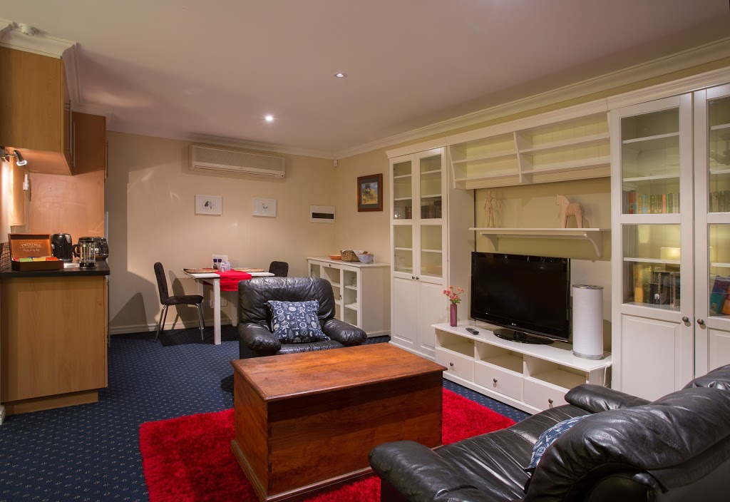 Murray River Lodge Luxury Boutique Accommodation B&B | 203 Culeenup Rd, Mandurah WA 6210, Australia | Phone: 0419 195 575