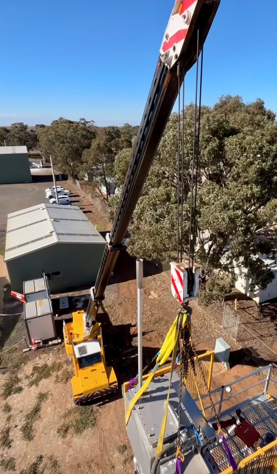 Crane2u | 25 Rowsley Station Rd, Maddingley VIC 3340, Australia | Phone: 0457 000 637