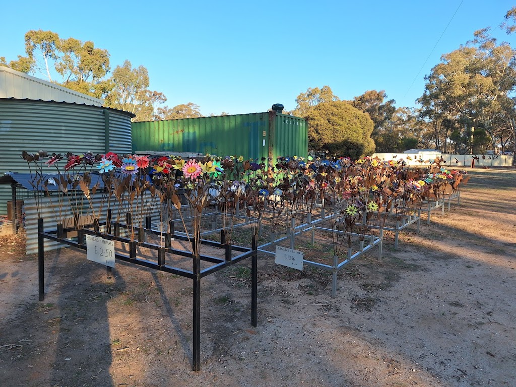 Eaglehawk Garden Sculptures | 64 Lethebys Rd, Sailors Gully VIC 3556, Australia | Phone: 0421 283 546
