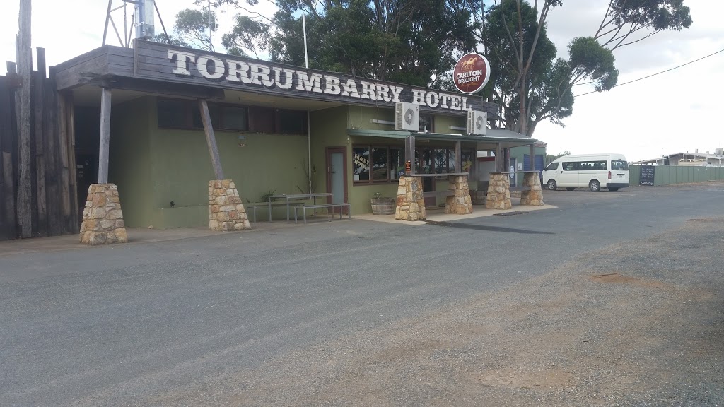 Bottlemart Express - Torrumbarry Hotel | store | 2614 Murray Valley Hwy, Torrumbarry VIC 3562, Australia | 0354877250 OR +61 3 5487 7250