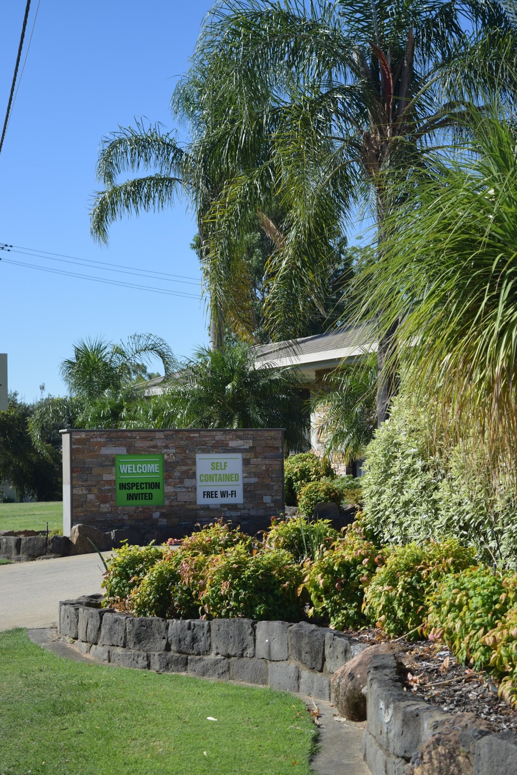 Barooga River Gums Motor Inn | lodging | 15-17 Golf Course Rd, Barooga NSW 3644, Australia | 0358734575 OR +61 3 5873 4575