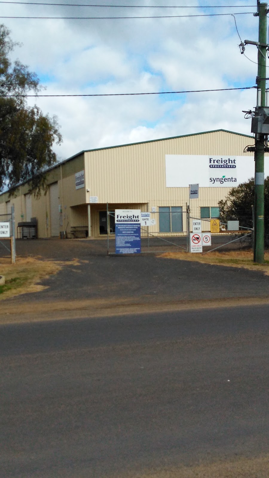 Freight Specialists | 116 Gwydir St, Moree NSW 2400, Australia | Phone: (02) 8785 5262