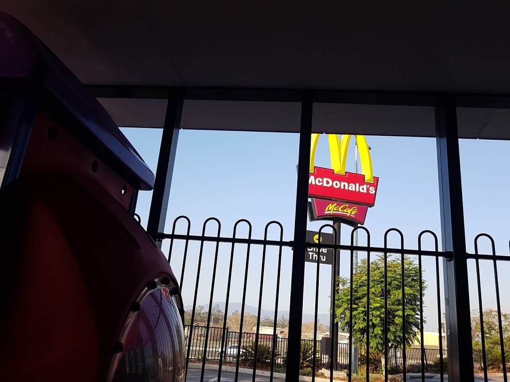 McDonalds Gracemere | cafe | Gracemere Shoppingworld, 1 McLaughlin St, Gracemere QLD 4702, Australia | 0749333530 OR +61 7 4933 3530