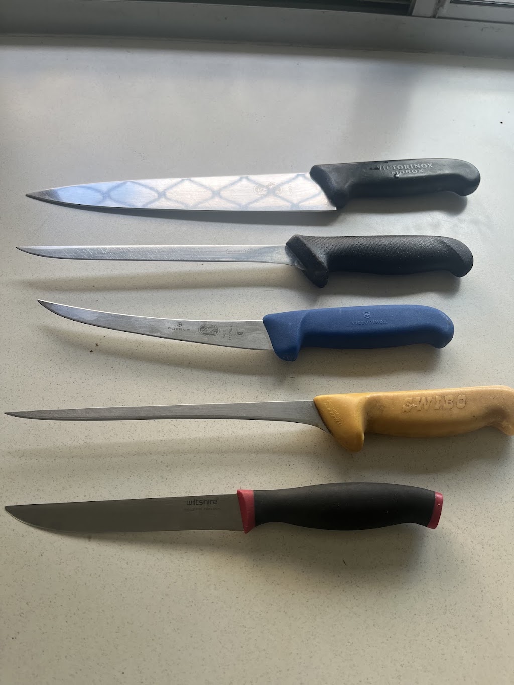 Sharp knives | 14 Coffey Ct, Beachmere QLD 4510, Australia | Phone: 0424 815 921