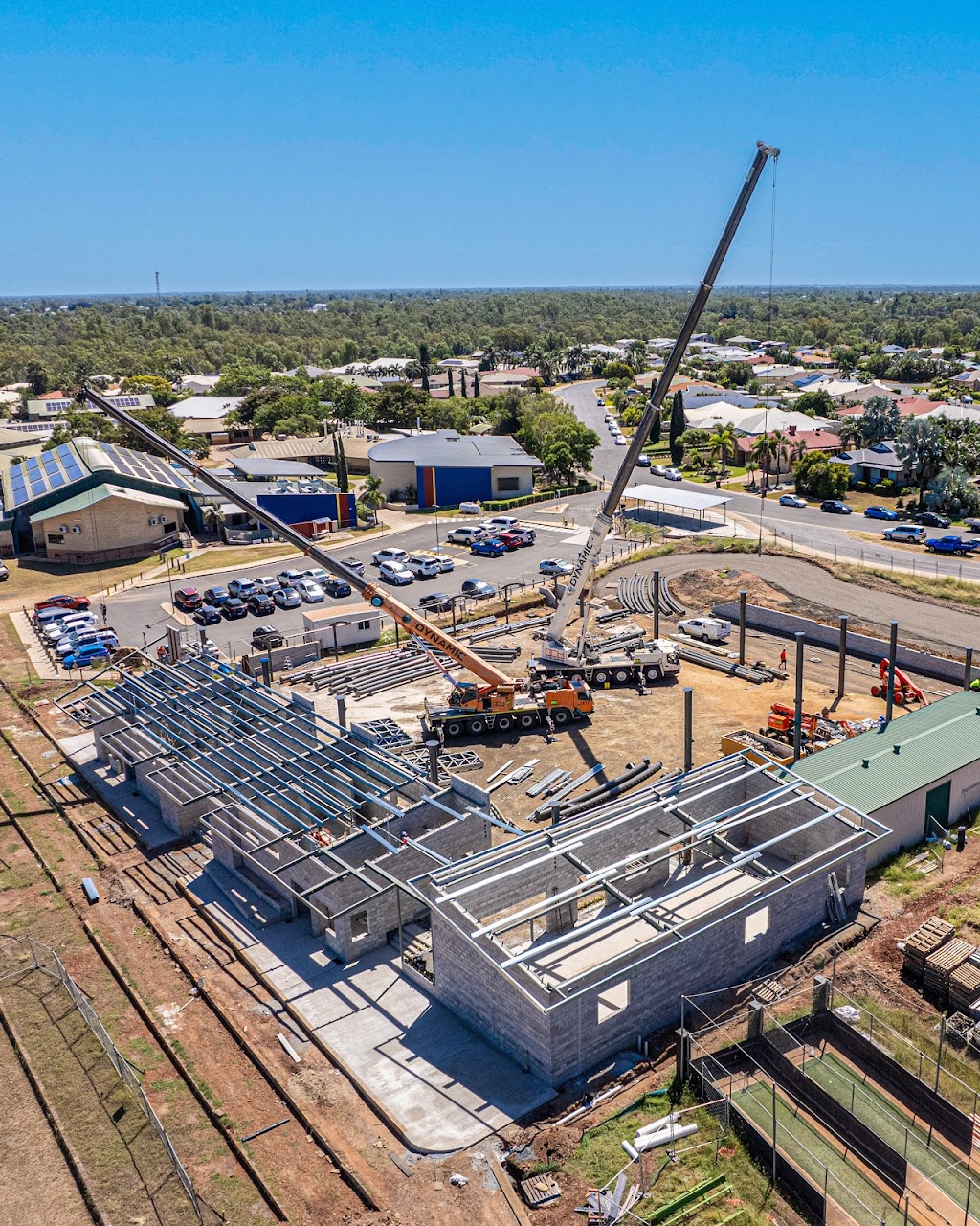 Dynamic Crane Hire | 6 Powell St, Emerald QLD 4720, Australia | Phone: 0458 923 657