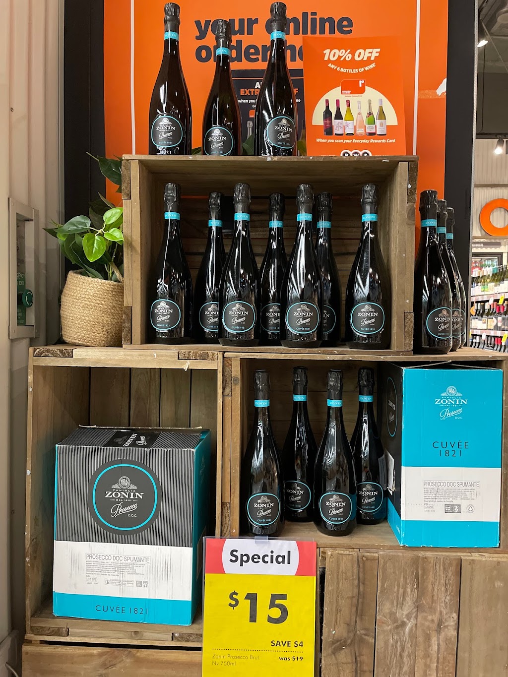 BWS Greenvale Lakes | liquor store | F1/200-230 James Mirams Dr, Roxburgh Park VIC 3064, Australia | 0383399921 OR +61 3 8339 9921