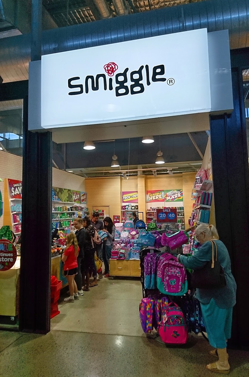 Smiggle | Shop T19 Brisbane Dfo, 1 Airport Dr, Brisbane Airport QLD 4008, Australia | Phone: (07) 3115 2740