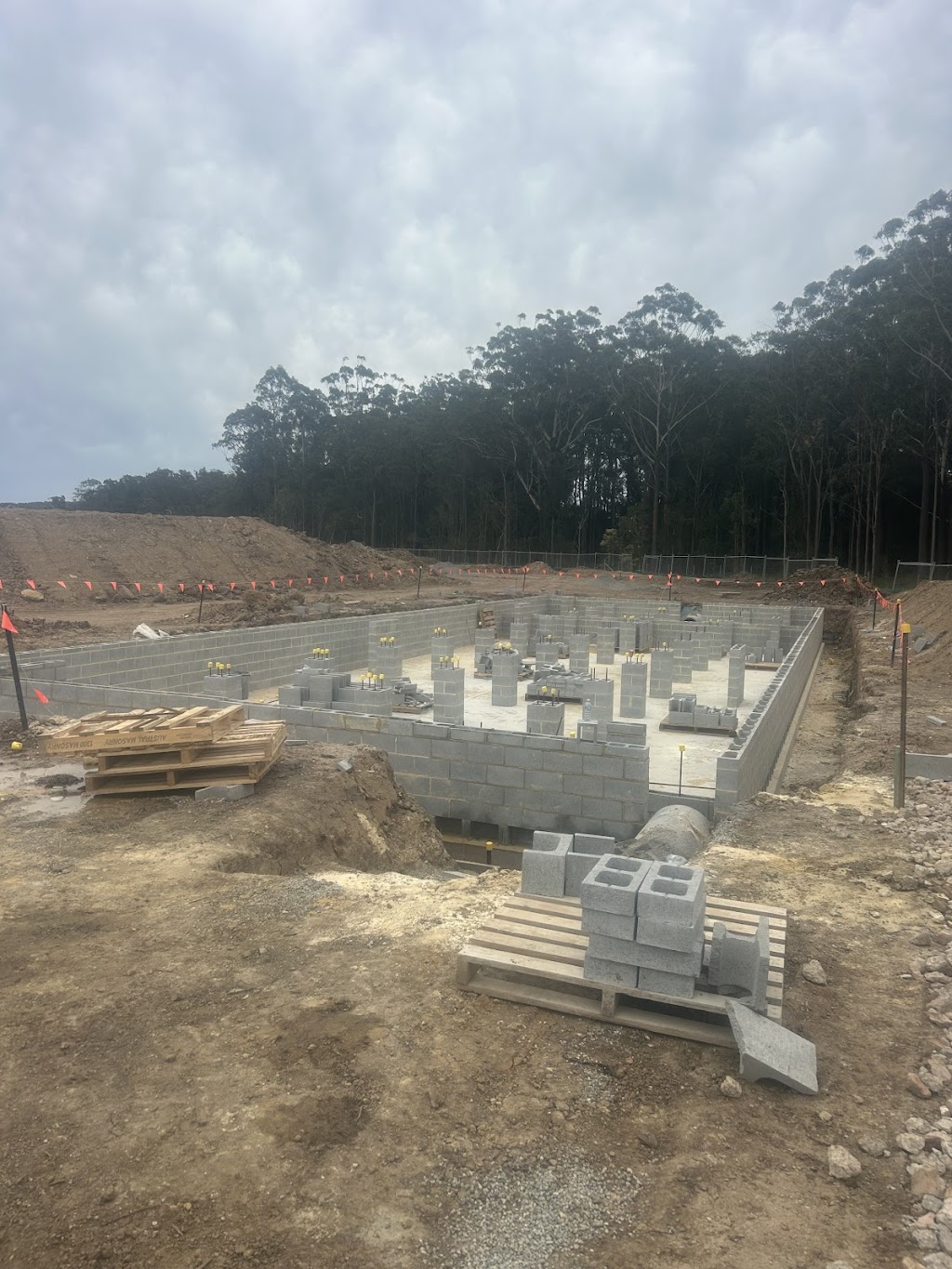 Big Dog Bricklaying | 66 Watagan Forest Dr, Jilliby NSW 2259, Australia | Phone: 0418 459 308
