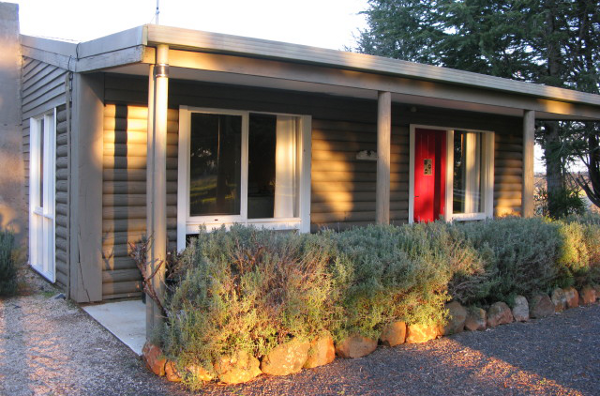 Rostrevor Cottage Kyneton | 39 Lauriston-Drummond Rd, Drummond VIC 3461, Australia | Phone: 0407 537 923