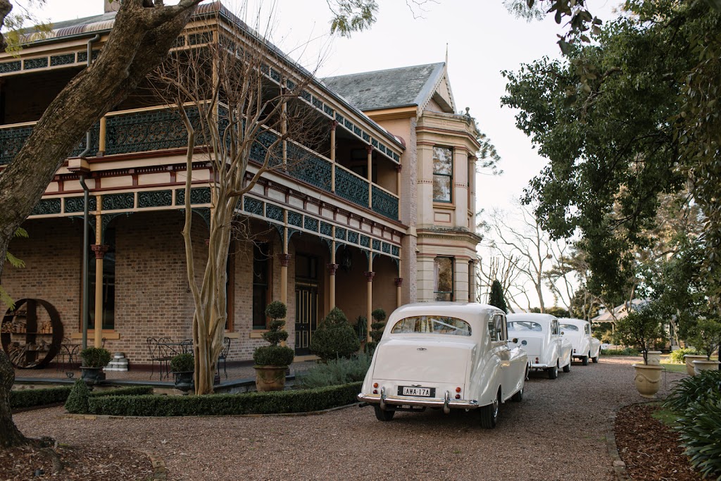 Classic Limousines Newcastle | 3 Parklea Ave, Croudace Bay NSW 2280, Australia | Phone: 0410 508 048