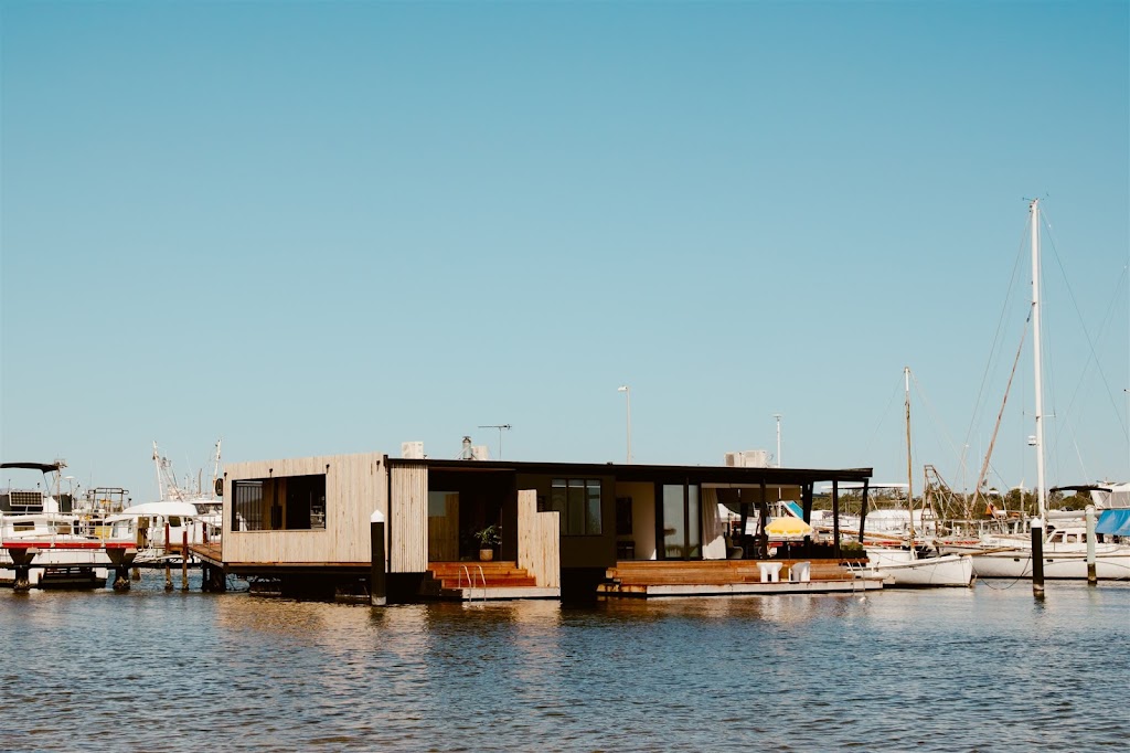 Idle Lake House | Western Boat Harbour, 160 Esplanade, Lakes Entrance VIC 3909, Australia | Phone: 0448 669 063