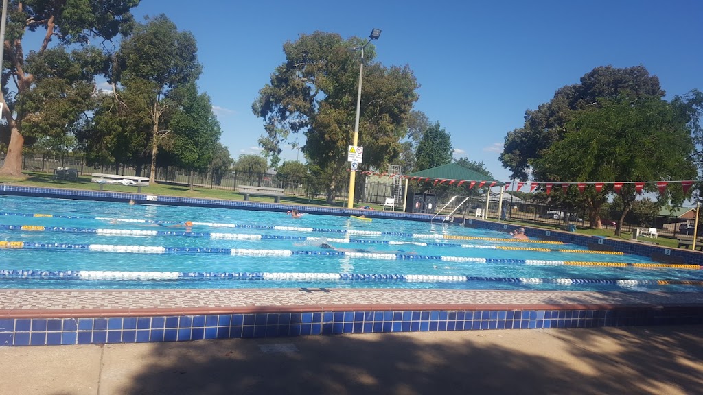 Lavington Swim Centre | Moore St, Lavington NSW 2641, Australia | Phone: (02) 6025 1034