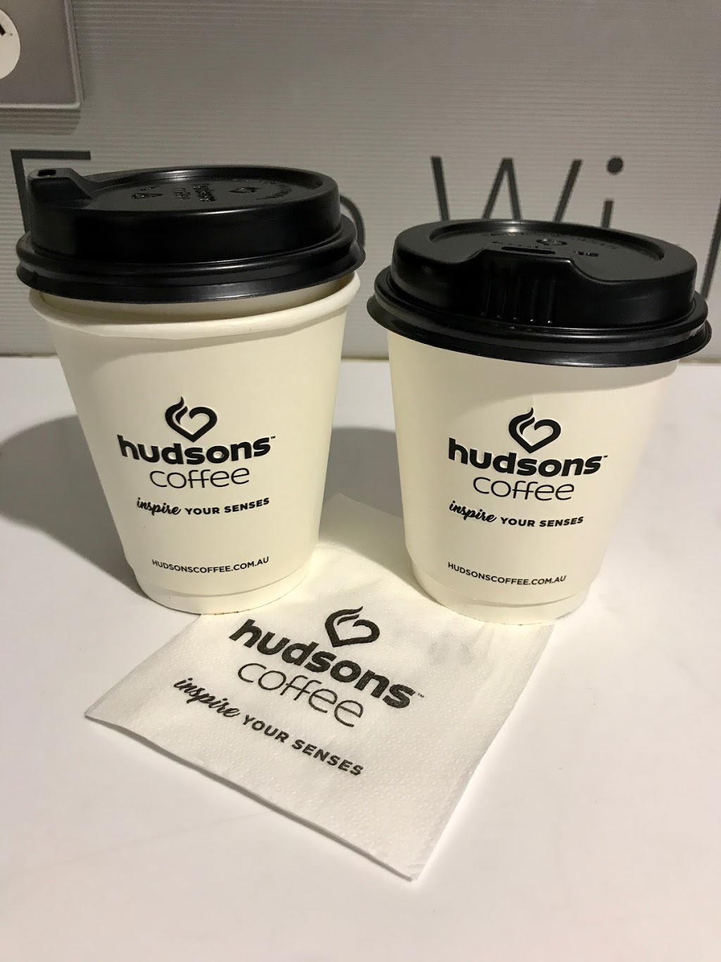 Hudsons Coffee | cafe | Virgin Blue Terminal, Airport Dr, Melbourne VIC 3045, Australia | 0393387763 OR +61 3 9338 7763