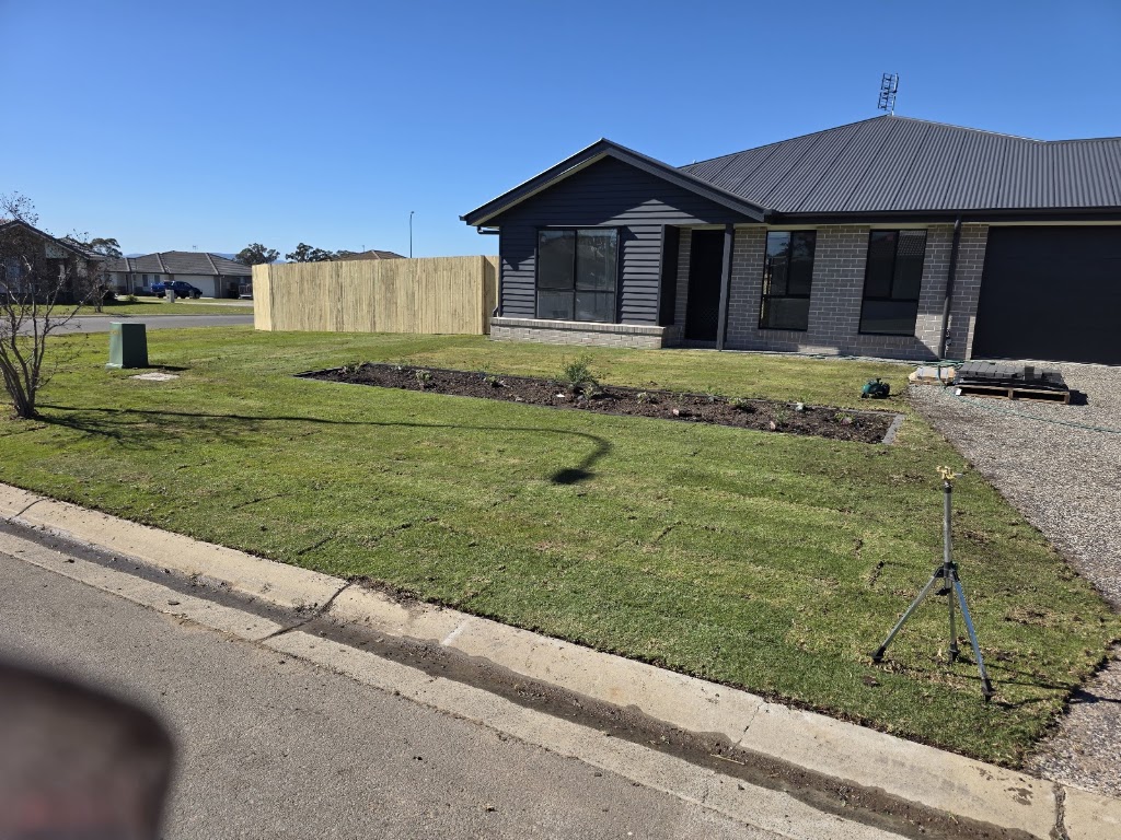 Glengallan Turf | 1122 Willowvale Rd, Massie QLD 4370, Australia | Phone: 0437 015 663