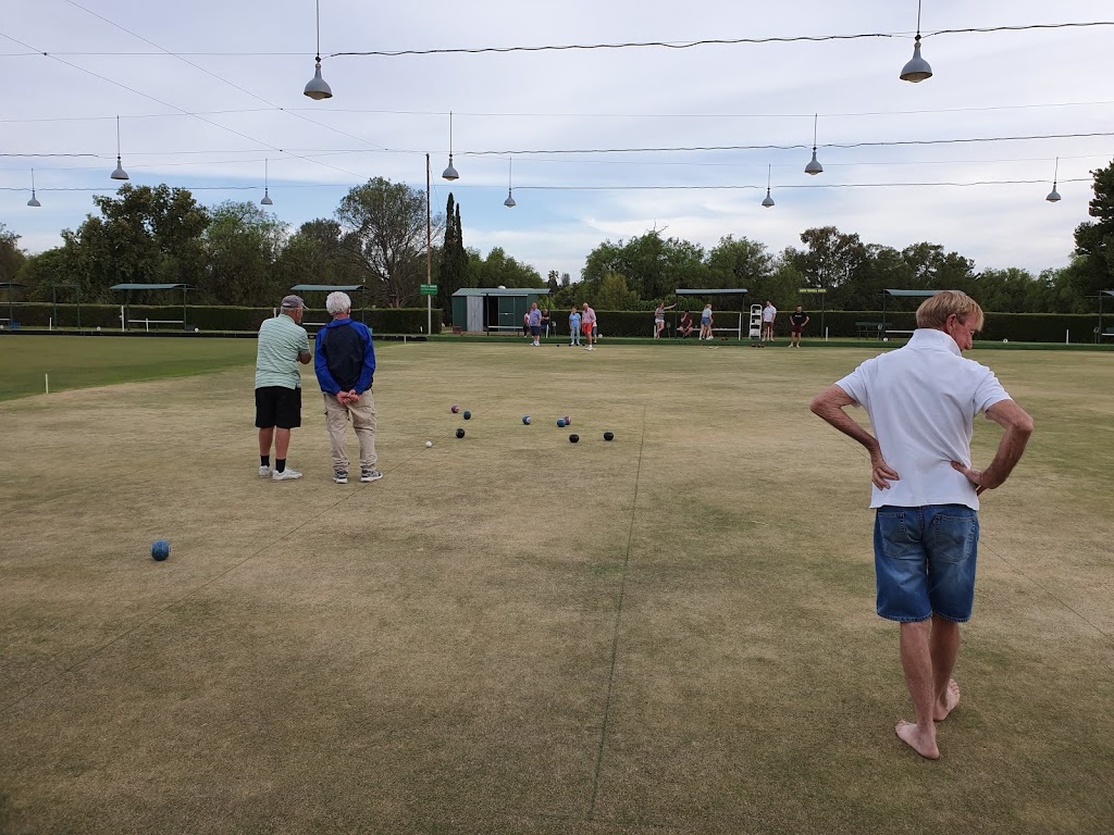 Berrigan Community Golf and Bowling Club | restaurant | 38 Stewart St, Berrigan NSW 2712, Australia | 0358852229 OR +61 3 5885 2229