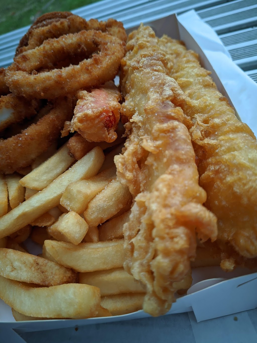 Belmont fish and chips | meal takeaway | Citi Centre, 41 Macquarie St, Belmont NSW 2280, Australia | 0249451188 OR +61 2 4945 1188