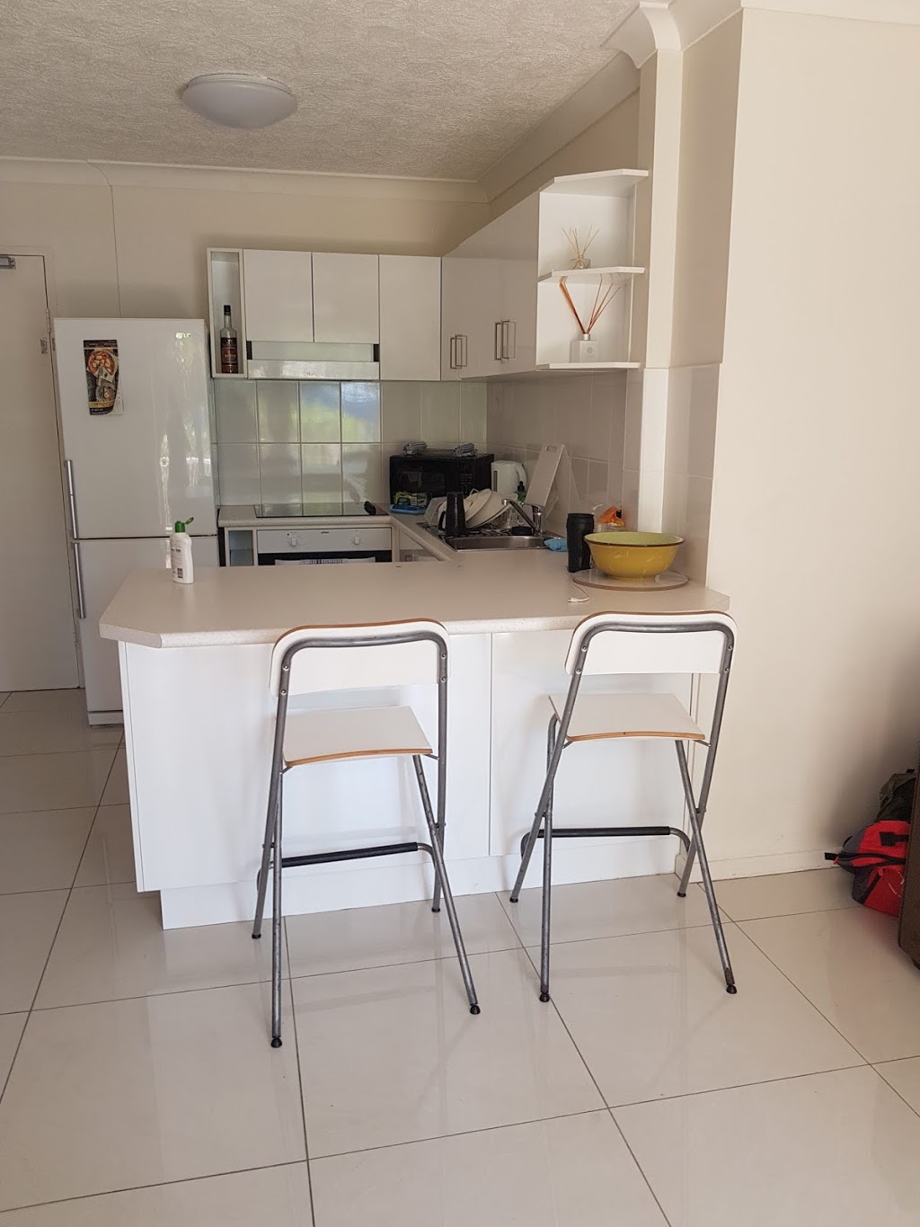 Budds Beach Apartments | lodging | 43 Cypress Ave, Surfers Paradise QLD 4217, Australia | 0755922779 OR +61 7 5592 2779