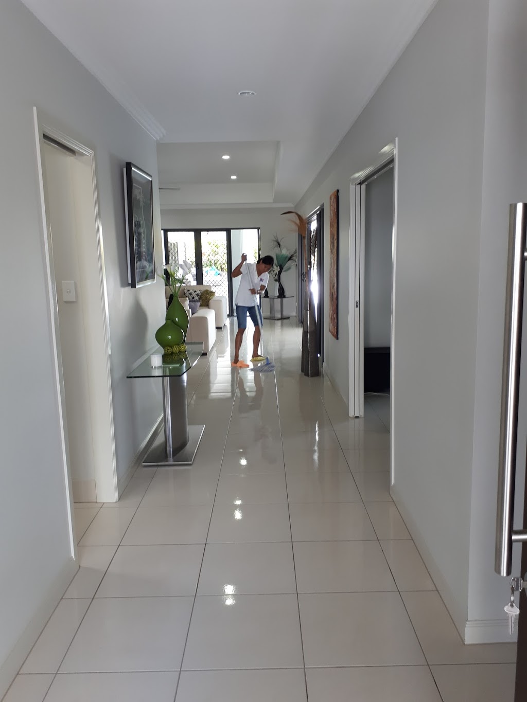 Redlynch Cleaning Services | 41 Gamburra Dr, Redlynch QLD 4870, Australia | Phone: 0450 377 424